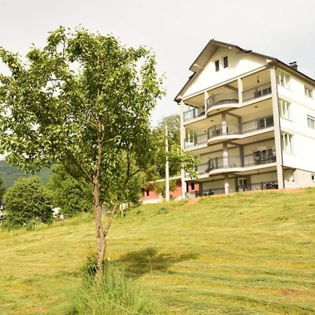Lmm Apartmani Plav Luaran gambar