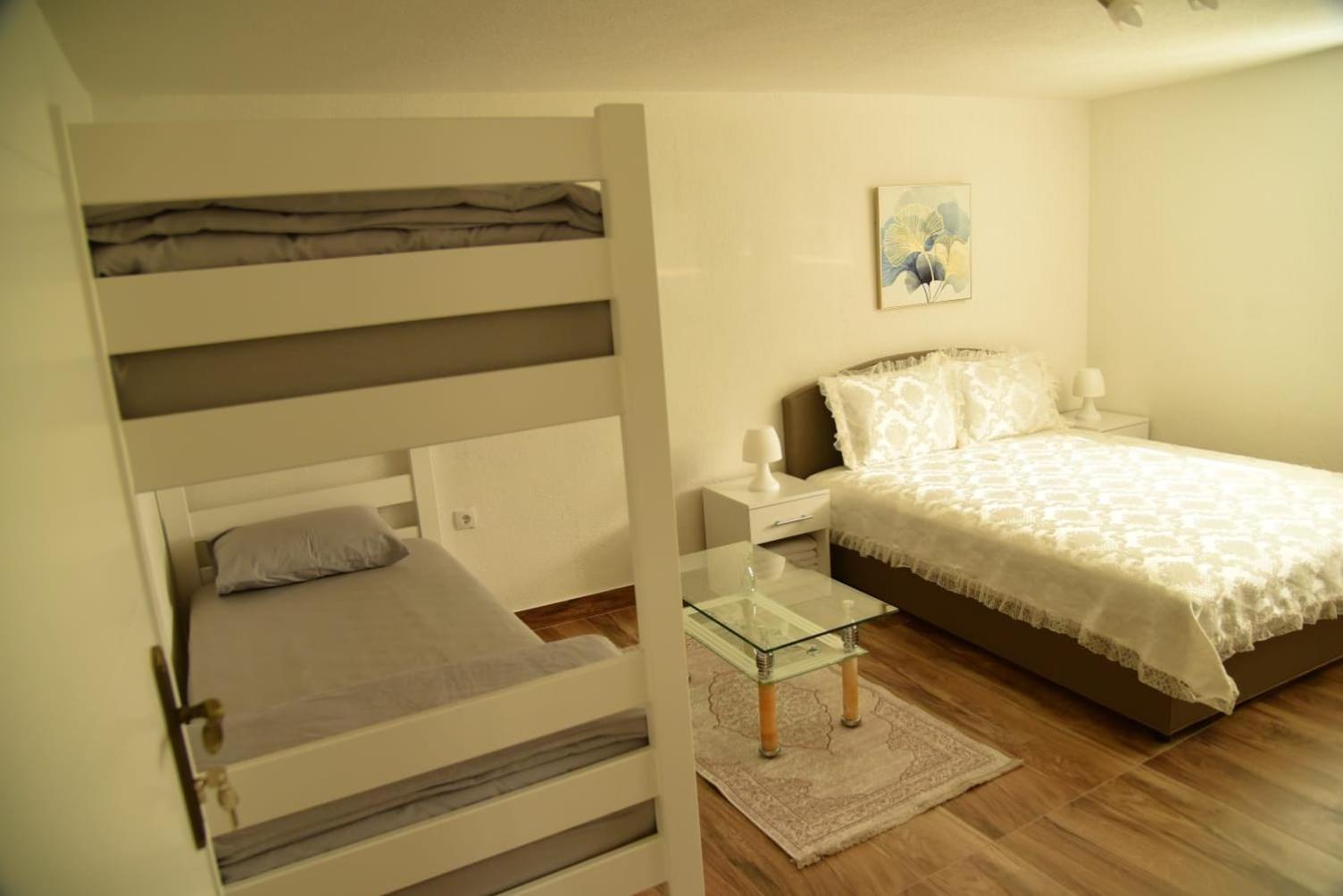 Lmm Apartmani Plav Luaran gambar